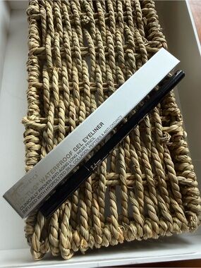 IT Cosmetics Black No-Tug Waterproof Gel Eyeliner Anti-Aging New